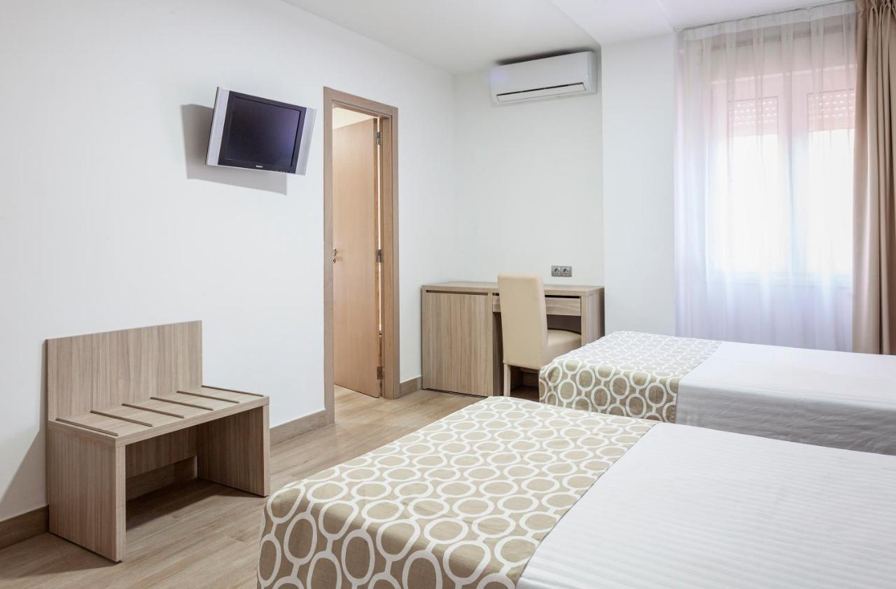 Hotel Olympia Ronda II إل بويغ المظهر الخارجي الصورة