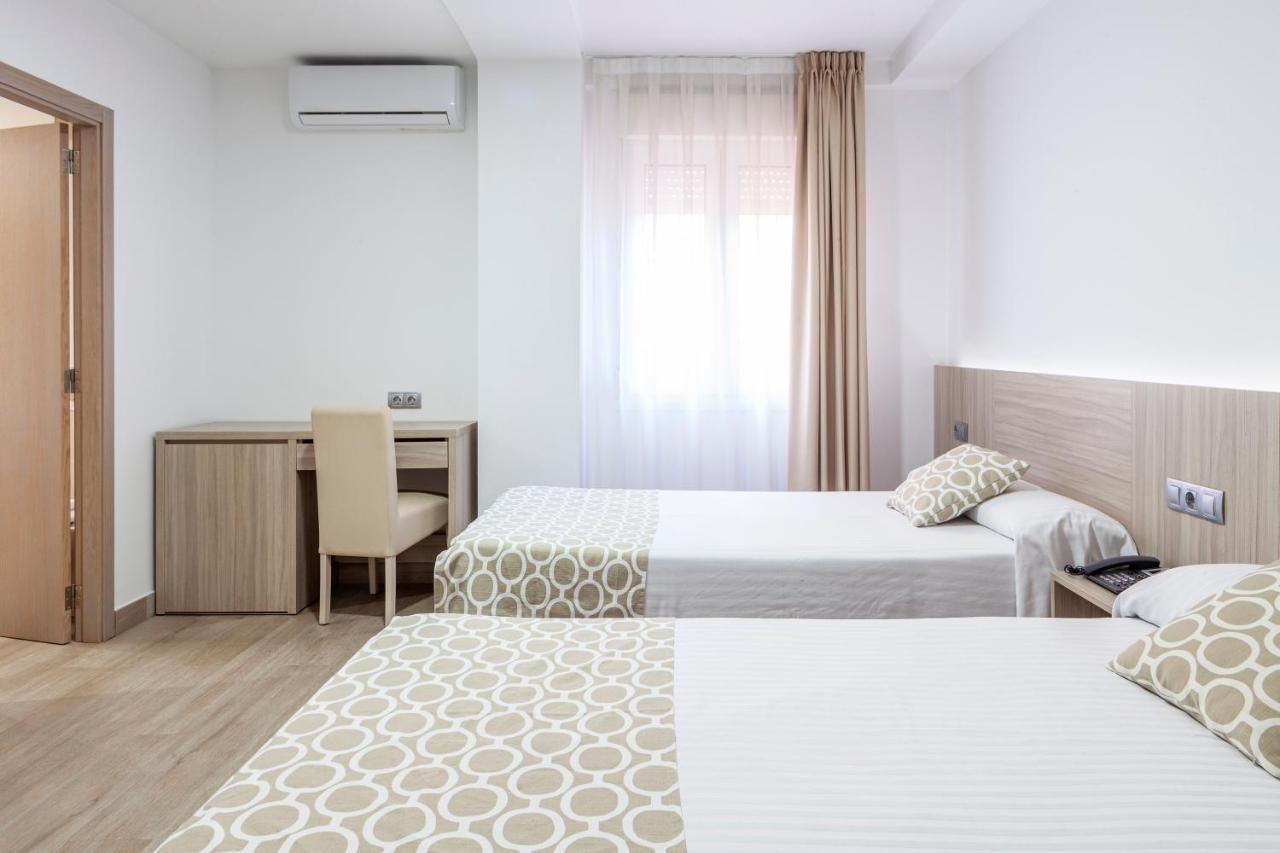 Hotel Olympia Ronda II إل بويغ المظهر الخارجي الصورة