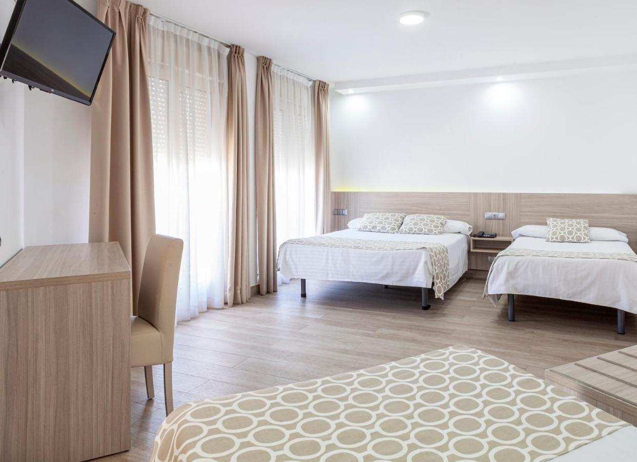 Hotel Olympia Ronda II إل بويغ المظهر الخارجي الصورة